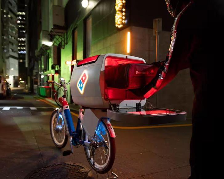 Domino’s Pizza представила электровелосипеды с печью.</p>
<p>Но не для России?